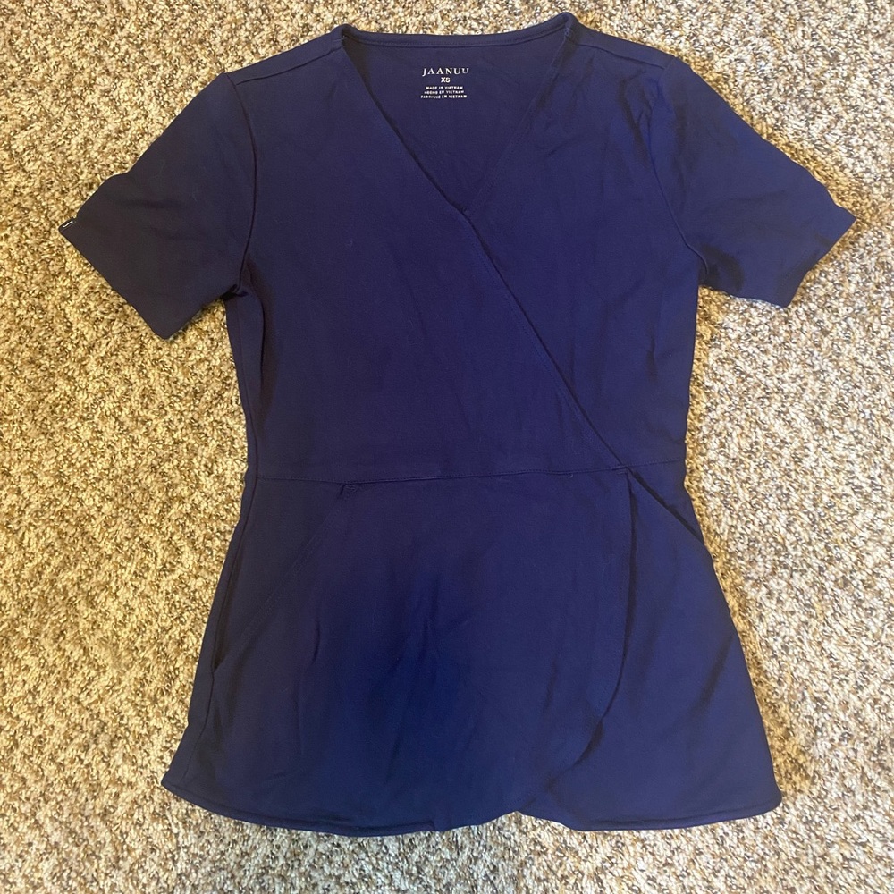 Jaanuu Mock-neck tulip scrub top